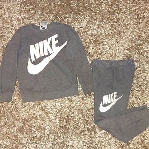 Boys Nike sweat outfit